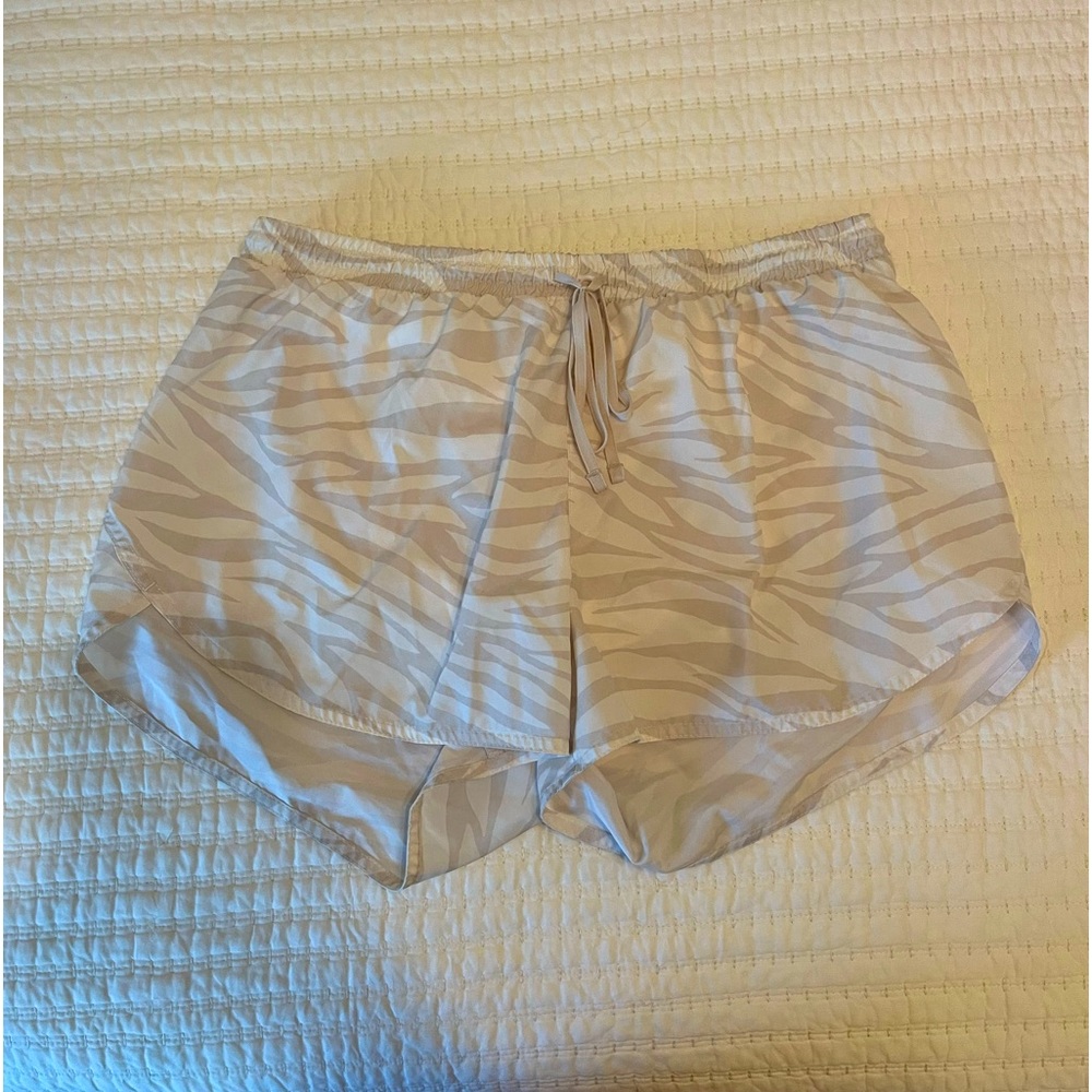 White striped athletic shorts, size large